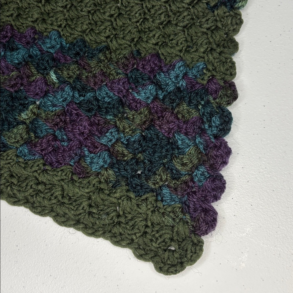 HANDKNIT vintage Cozy Knit lap Blanket loose knit baby blanket green blue small - Picture 8 of 11